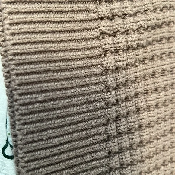 Hollister Easy Waffle Cropped Taupe Brown Knit Sweater Size Small - Picture 5 of 6